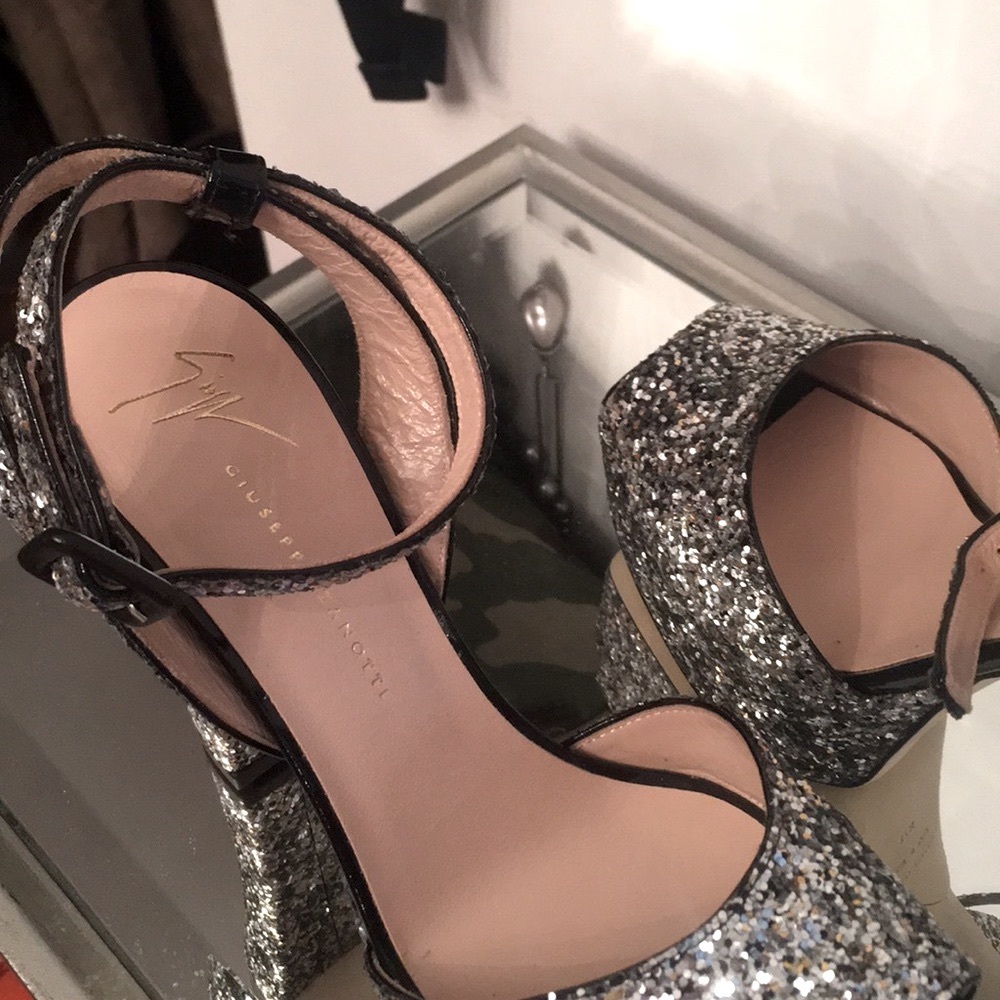 Giuseppe Zanotti shoes - Picture 3 of 6
